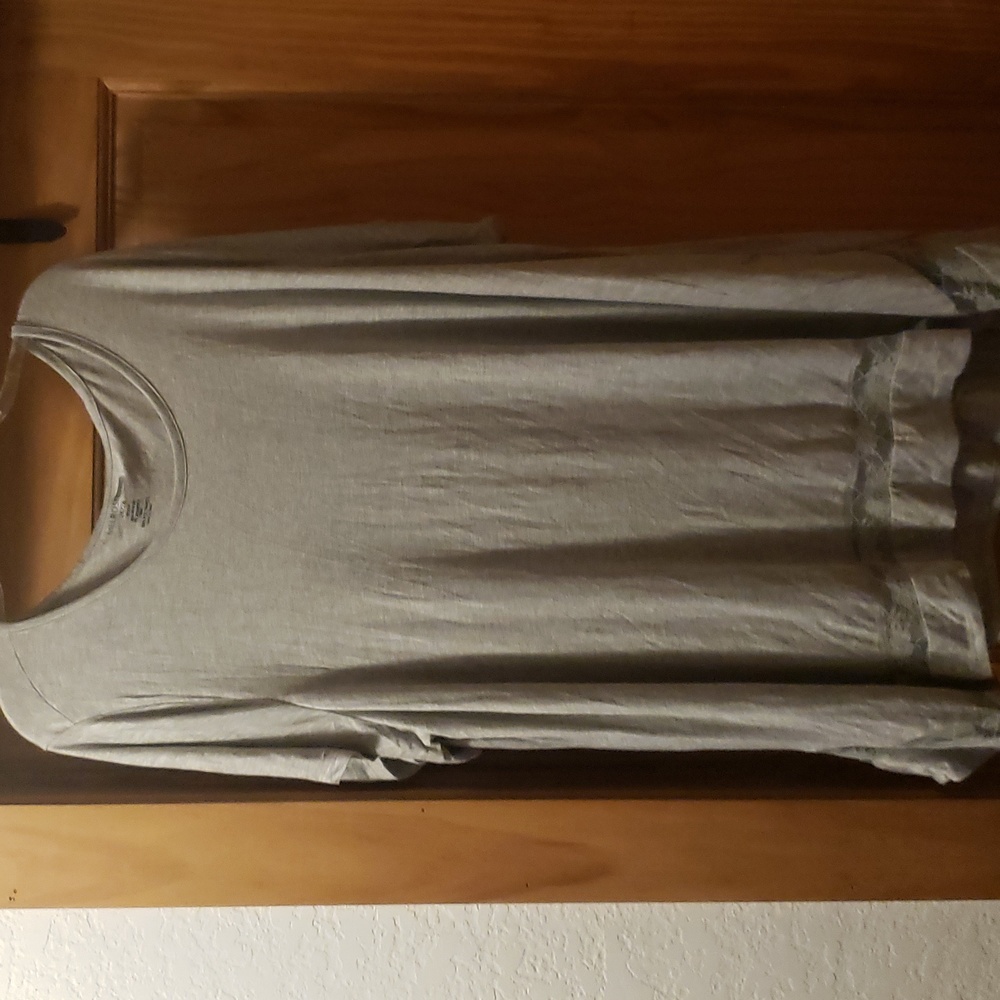 MELROSE CHIC heather grey top Size 26/28